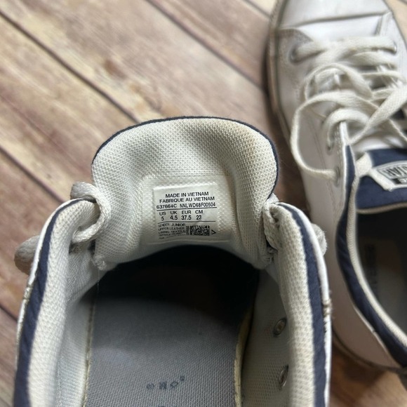 Converse All Star White Leather Women's Size 5 Low Tops Black Tongue Sneakers - Picture 4 of 7